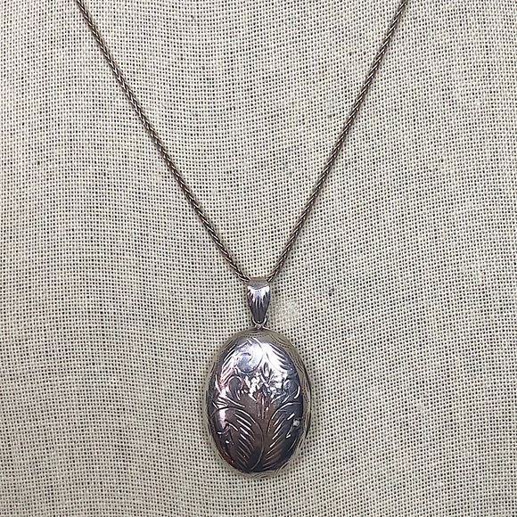 Sterling Silver Engraved Locket on Sterling Silver Wheat Chain Necklace - Picture 14 of 17
